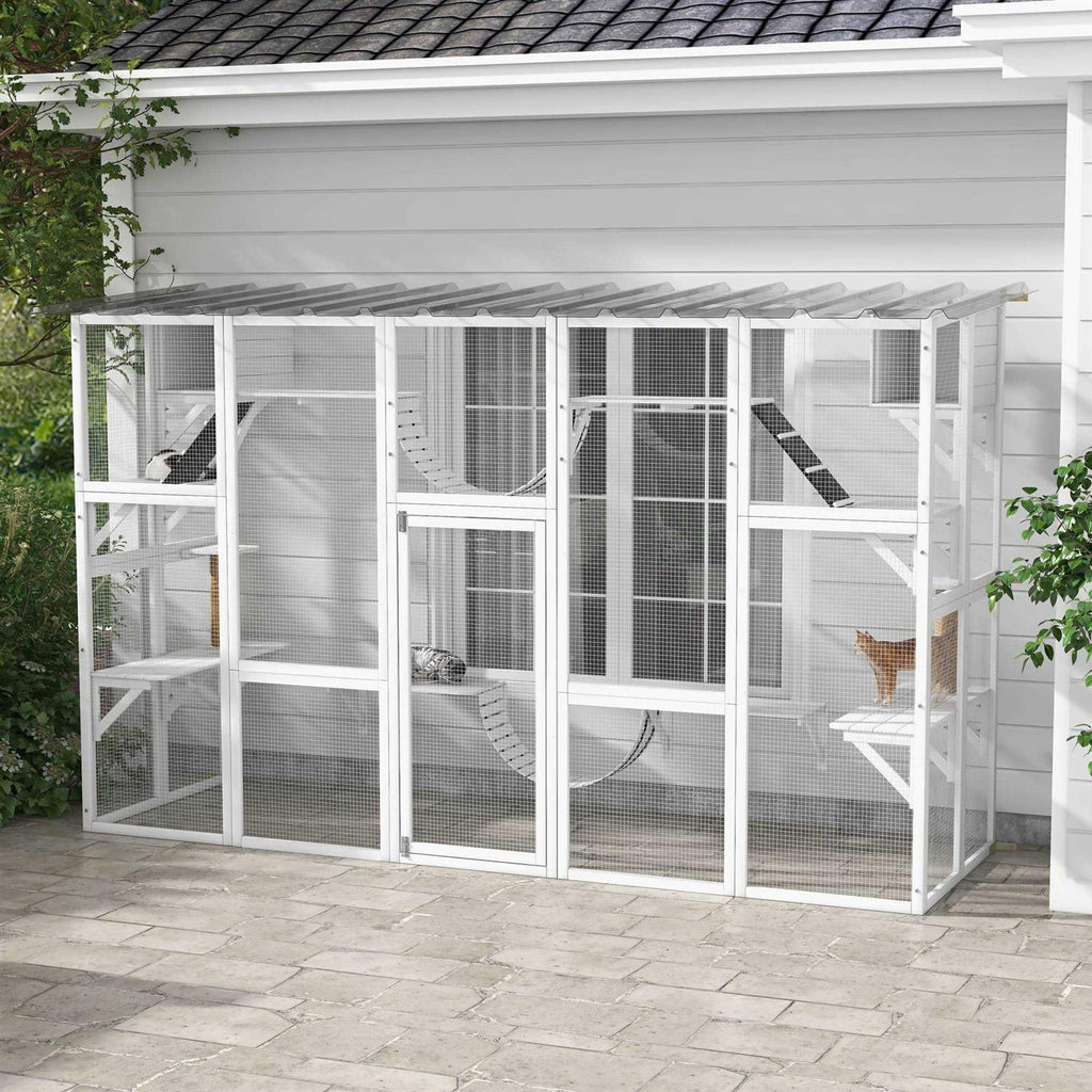 Wooden Outdoor Cat House O20860