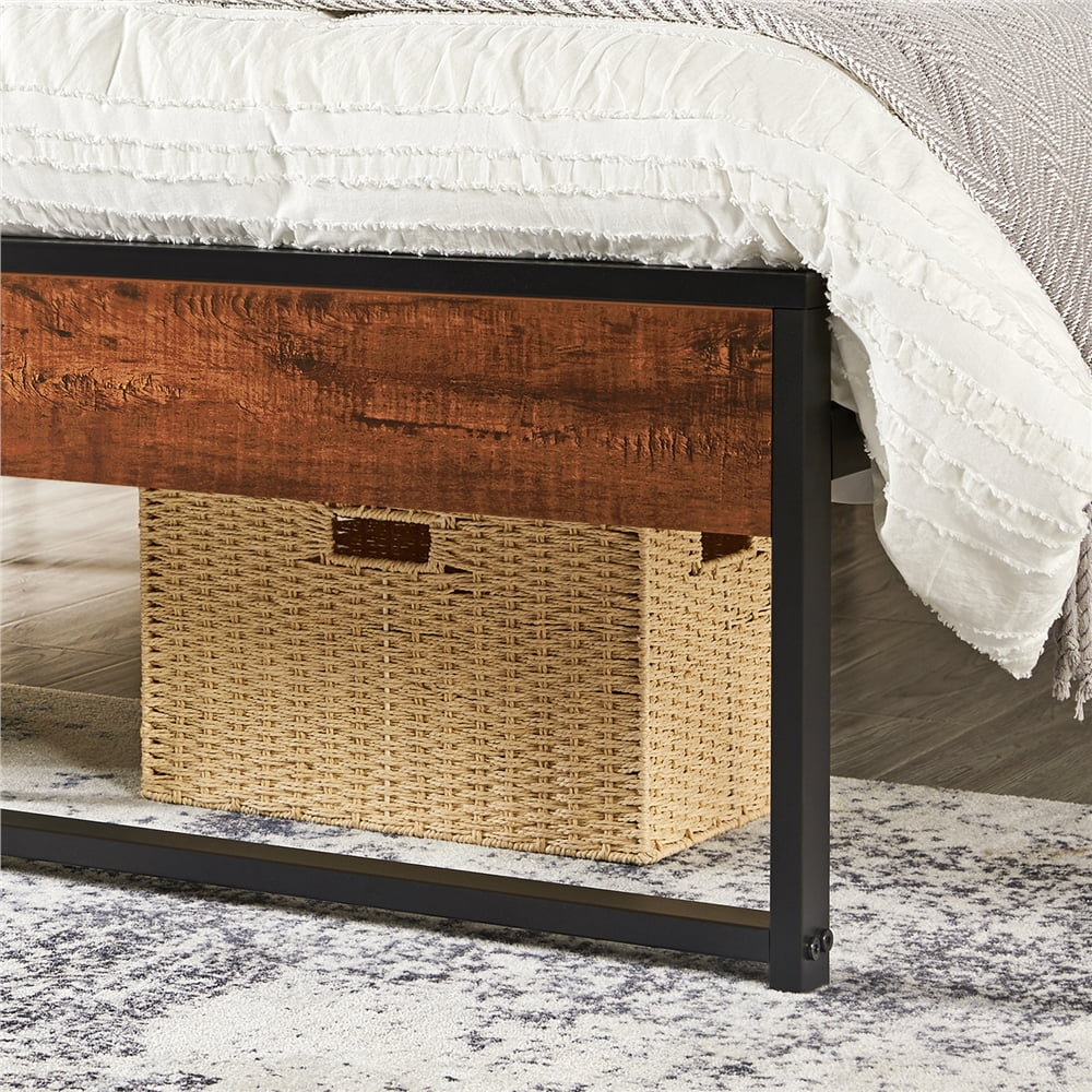Queen Size Mahogany Metal Platform Bed with Wooden Headboard and Footboard T164