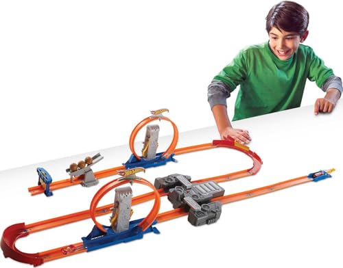 Hot Wheels Toy Car Track Set with Motorized Booster Q2622