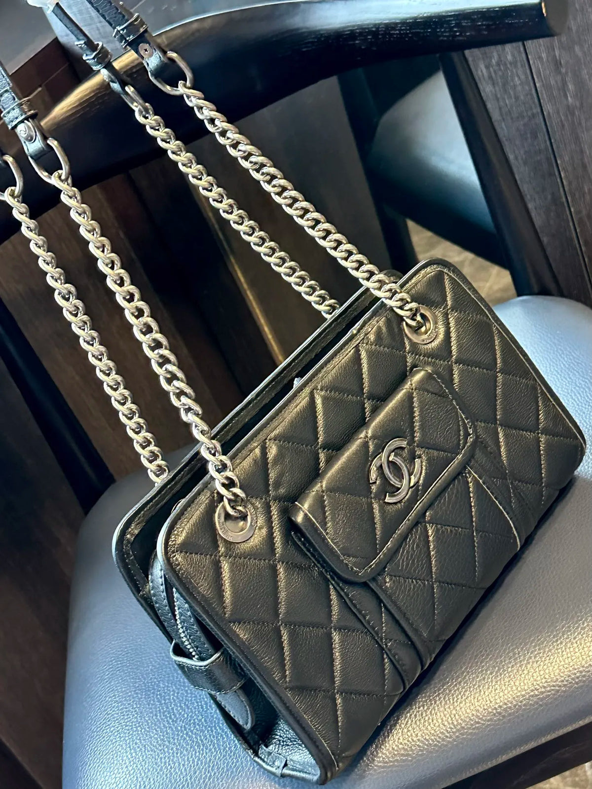 Quilted Calfskin Zip Shoulder Bag Black O558464