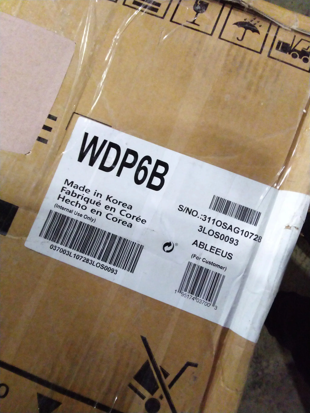 27IN BLK Pedestal V306