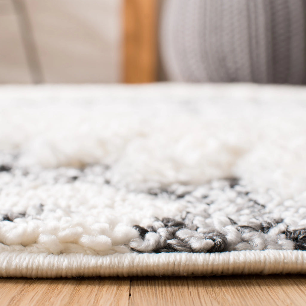 Ivory/Grey 9' x 12' Shag Area Rug Y544