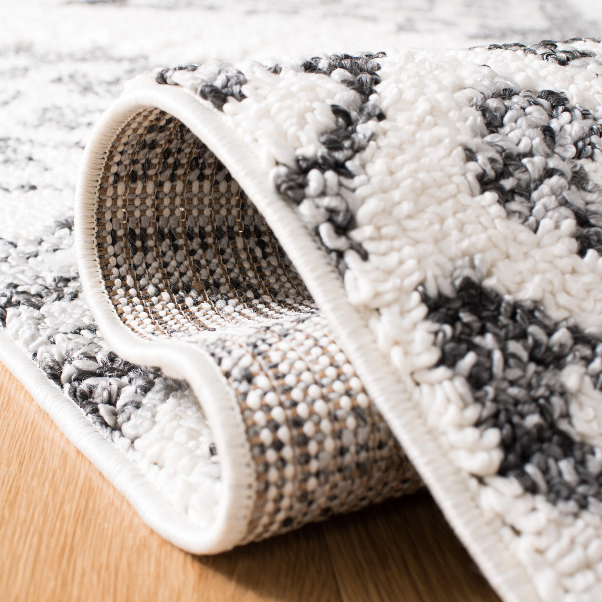 Ivory/Grey 9' x 12' Shag Area Rug Y544
